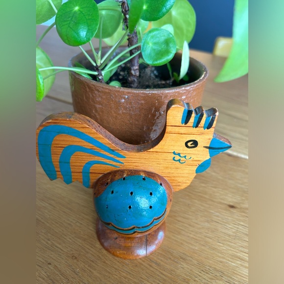Vintage Folk Art Wooden Rooster Appetizer Tooth Pick Holder - Picture 2 of 4